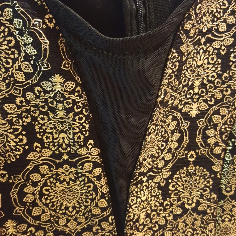 Dress - Picture 3 of 6